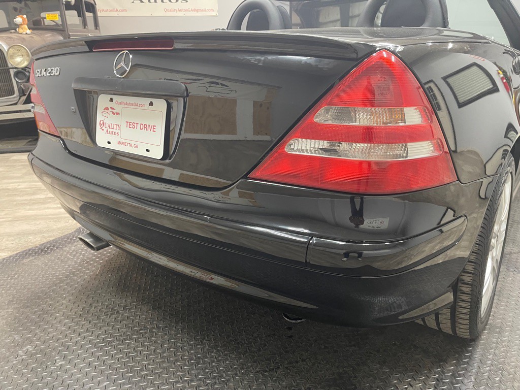 2004 Mercedes-Benz SLK-Class Image 15