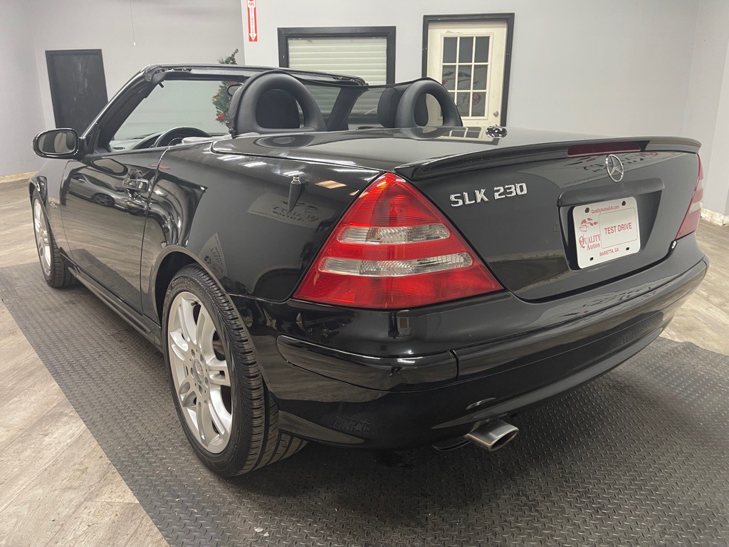 2004 Mercedes-Benz SLK-Class Image 18