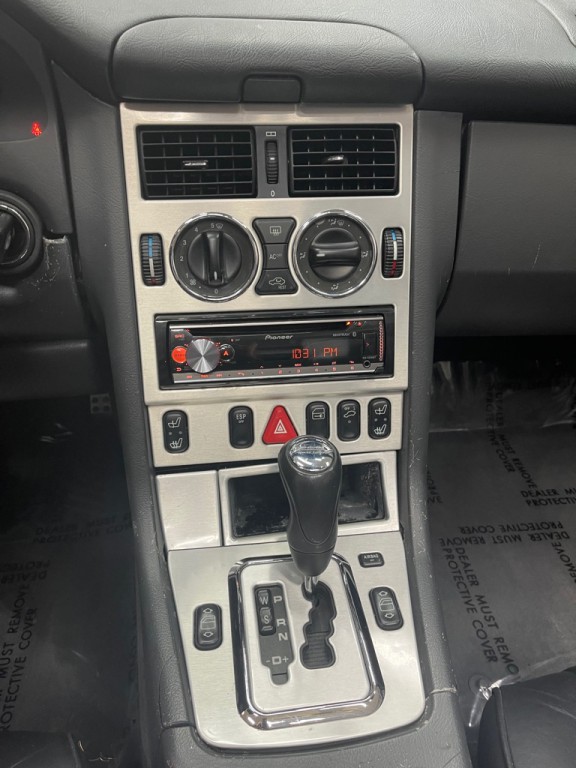 2004 Mercedes-Benz SLK-Class Image 23