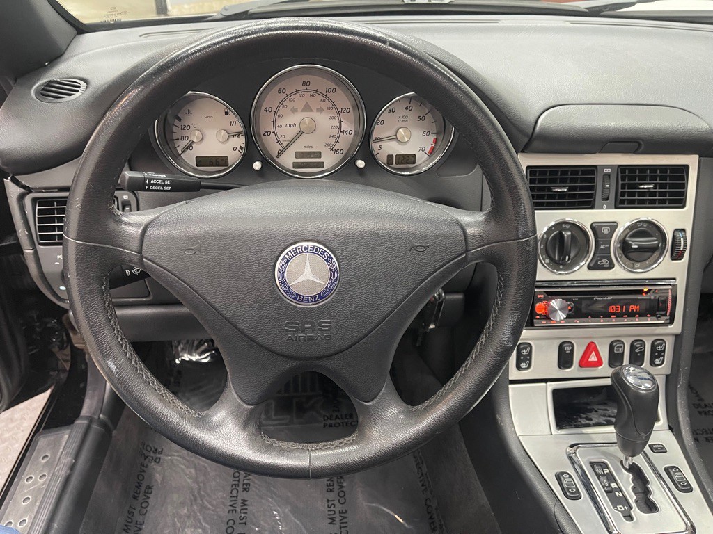 2004 Mercedes-Benz SLK-Class Image 25