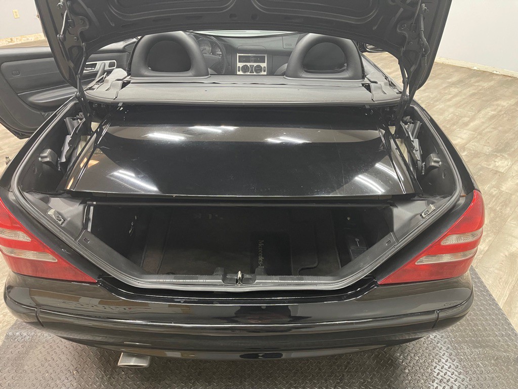 2004 Mercedes-Benz SLK-Class Image 29