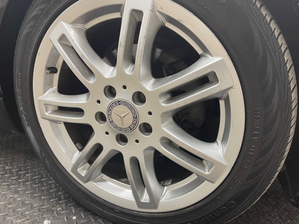 2004 Mercedes-Benz SLK-Class Image 36