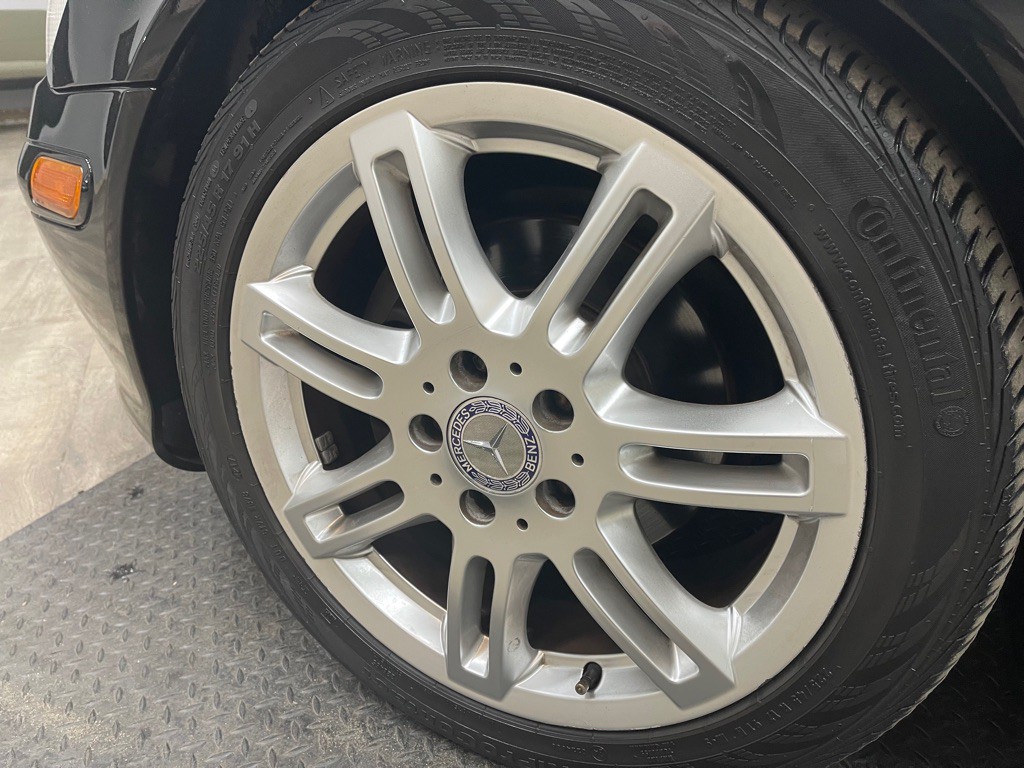 2004 Mercedes-Benz SLK-Class Image 37