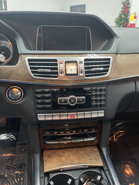 2014 Mercedes-Benz E-Class Image 27