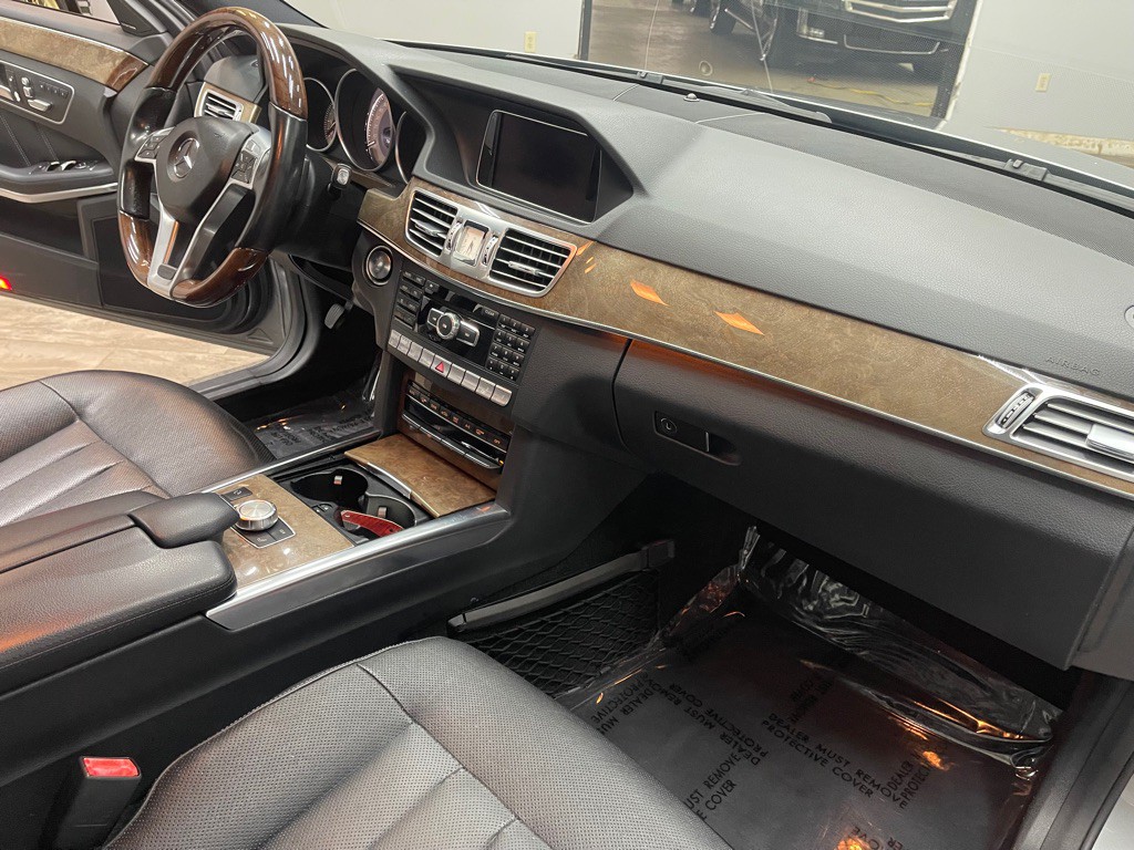 2014 Mercedes-Benz E-Class Image 35