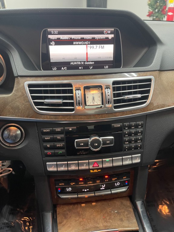 2014 Mercedes-Benz E-Class Image 40