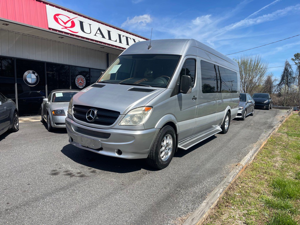 2008 Dodge Sprinter Image 2