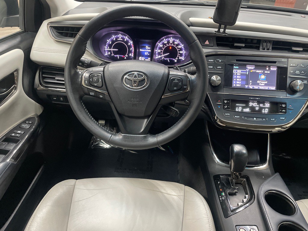 2015 Toyota Avalon Image 4