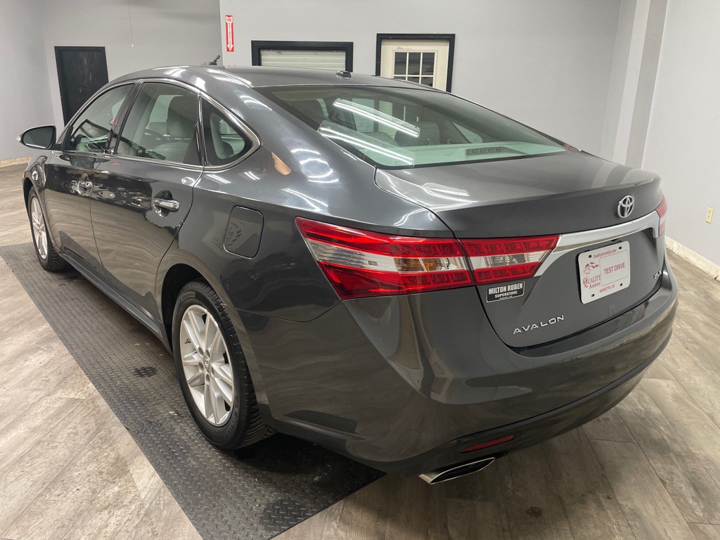 2015 Toyota Avalon Image 5