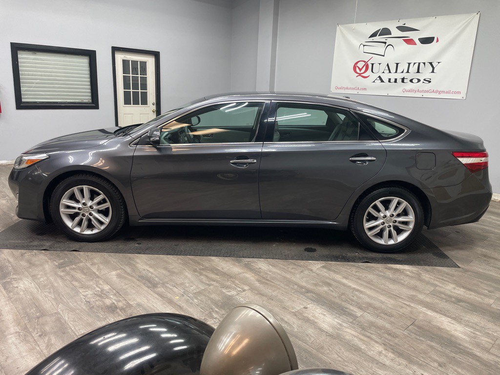 2015 Toyota Avalon Image 7