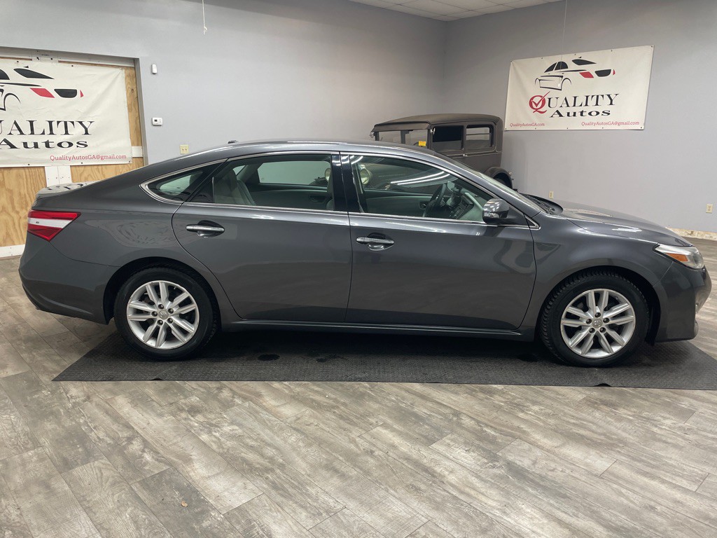 2015 Toyota Avalon Image 10