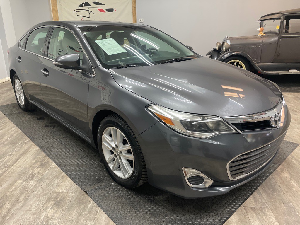 2015 Toyota Avalon Image 11