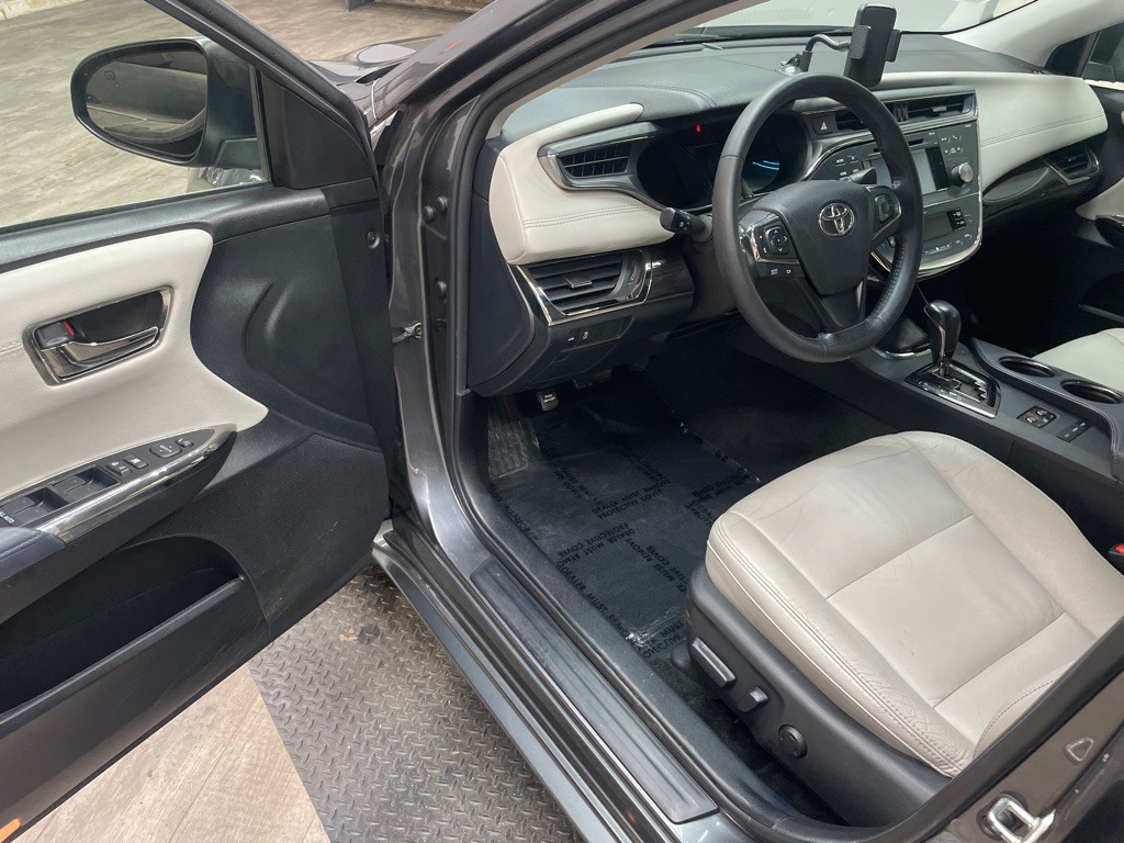 2015 Toyota Avalon Image 14