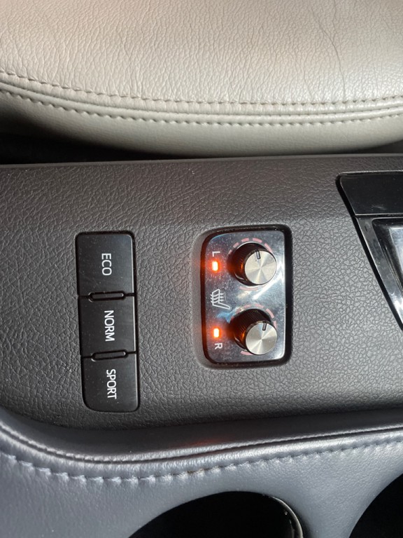 2015 Toyota Avalon Image 26