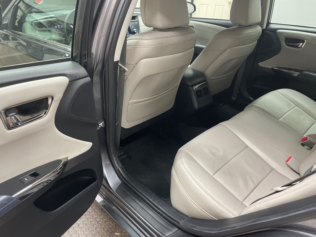 2015 Toyota Avalon Image 29