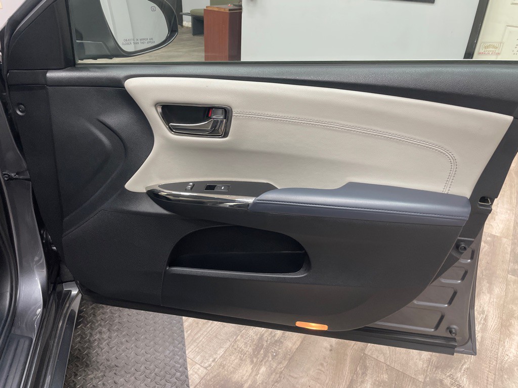 2015 Toyota Avalon Image 38
