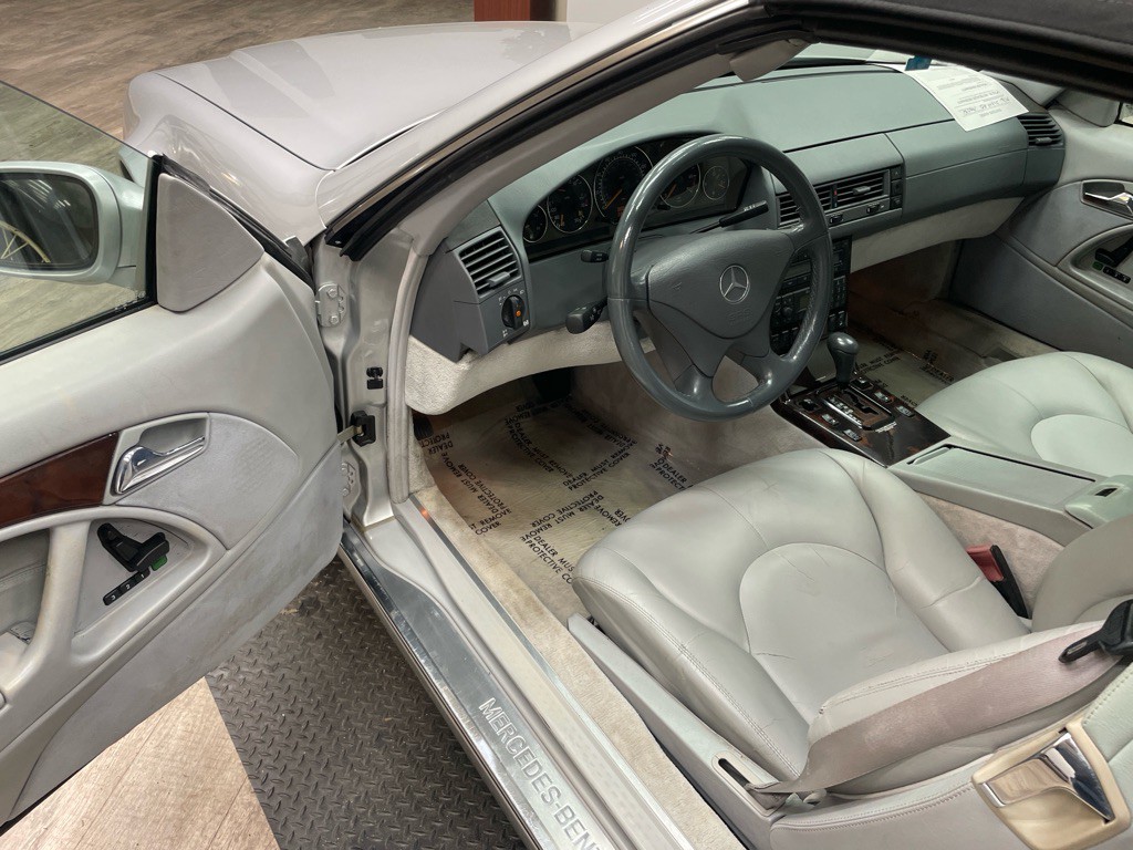 2000 Mercedes-Benz SL-Class Image 4