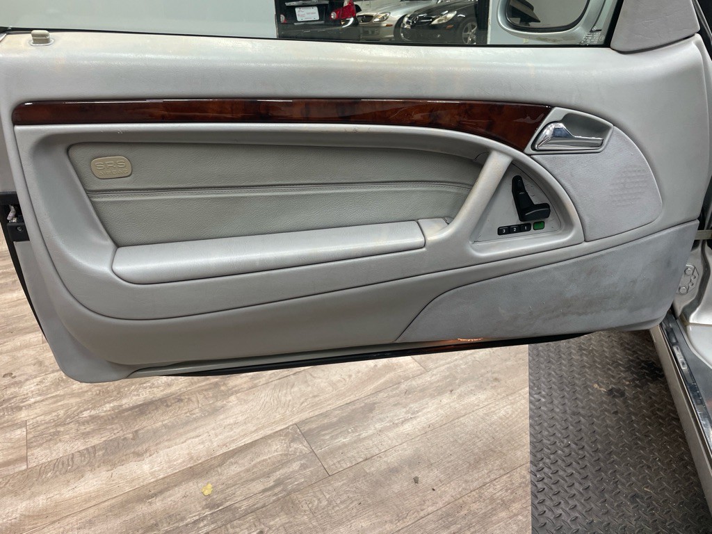 2000 Mercedes-Benz SL-Class Image 22