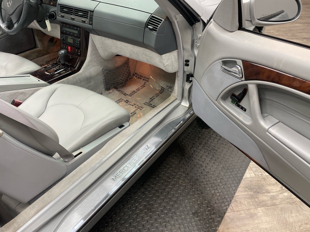 2000 Mercedes-Benz SL-Class Image 29