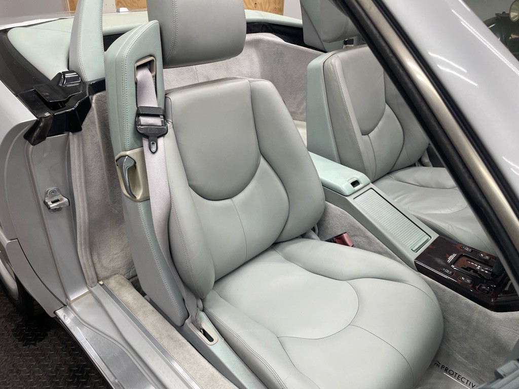 2000 Mercedes-Benz SL-Class Image 32