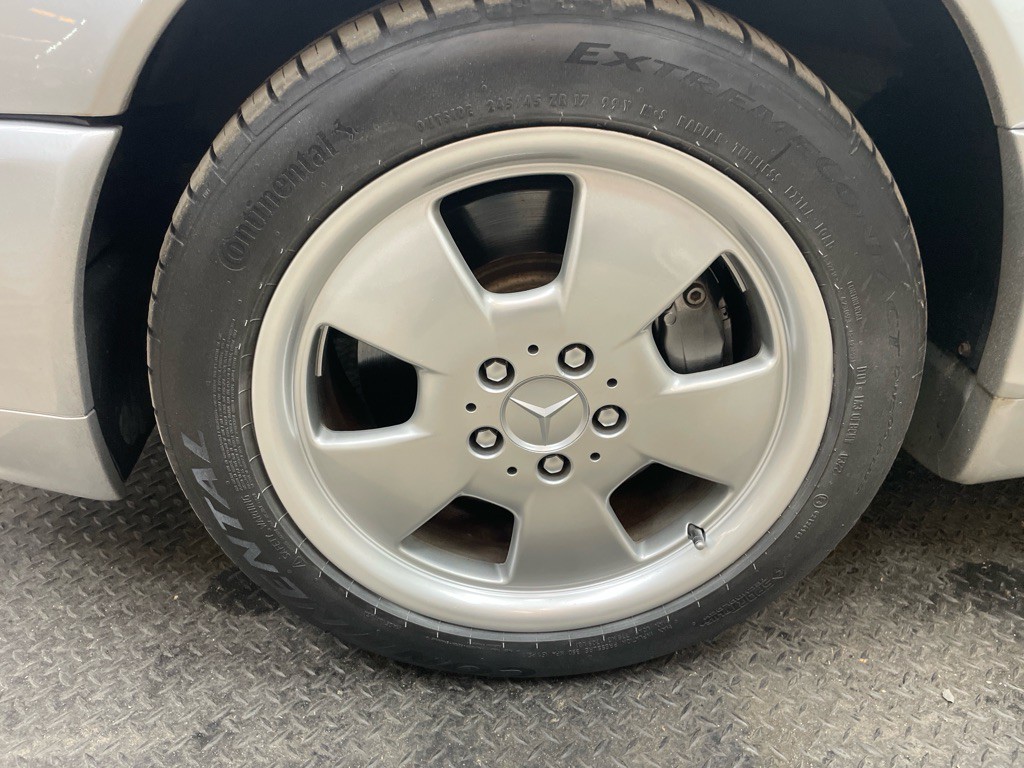 2000 Mercedes-Benz SL-Class Image 40