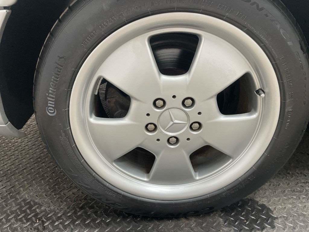 2000 Mercedes-Benz SL-Class Image 42