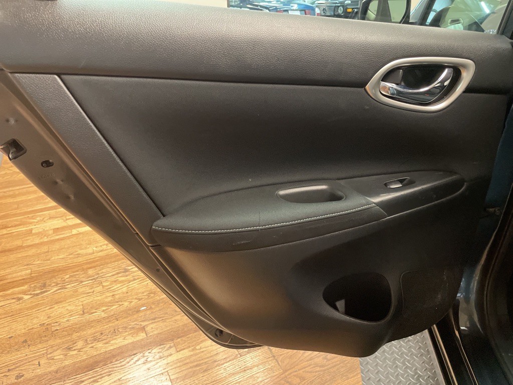 2015 Nissan Sentra Image 16