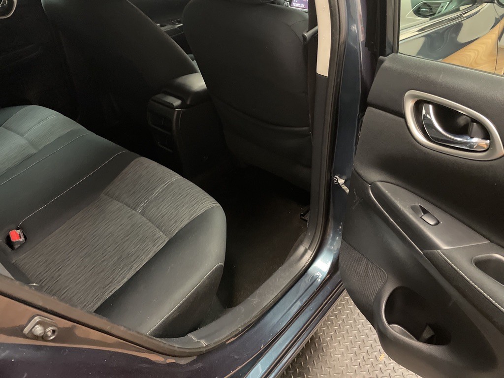 2015 Nissan Sentra Image 19