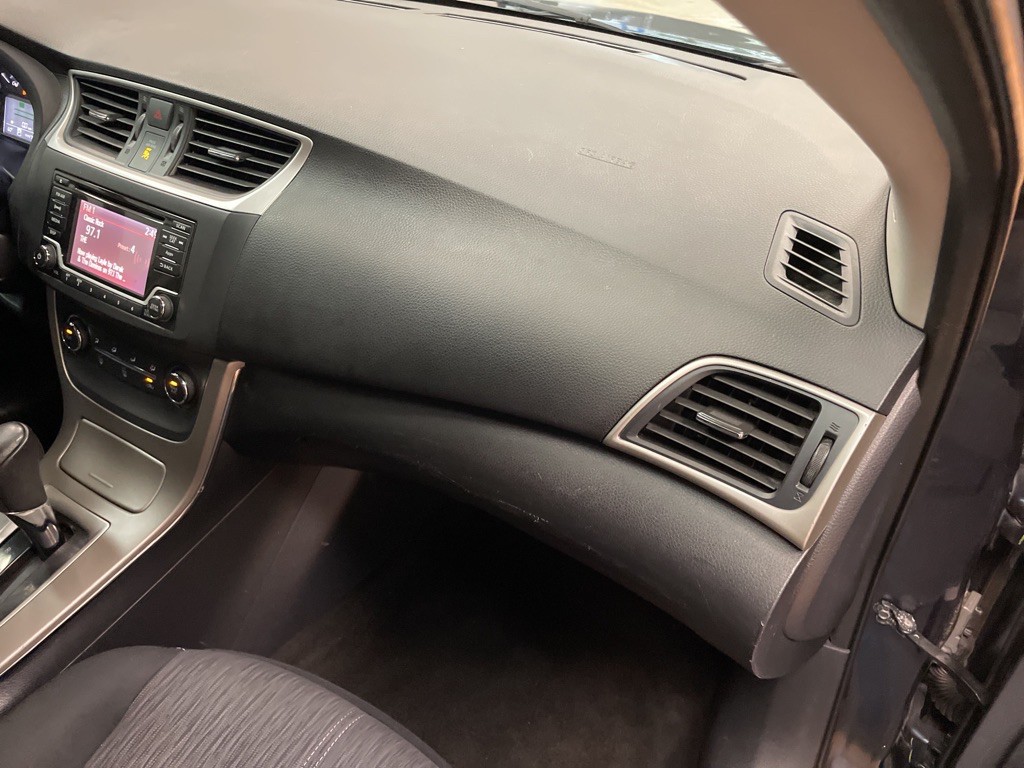 2015 Nissan Sentra Image 26