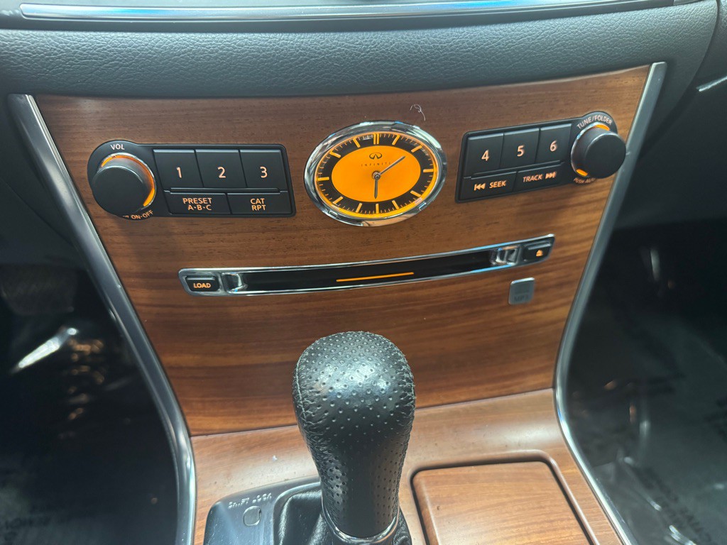 2006 INFINITI M45 Image 21