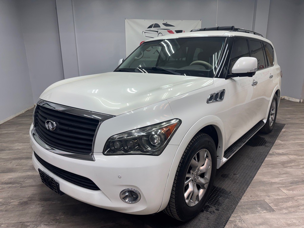 2011 INFINITI QX56 Image 1