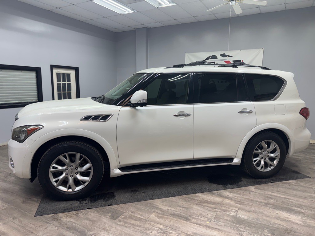 2011 INFINITI QX56 Image 7