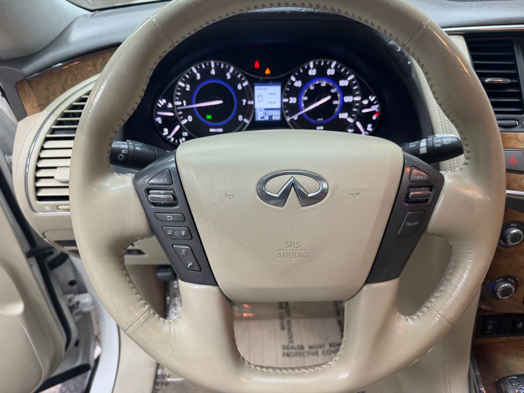 2011 INFINITI QX56 Image 25