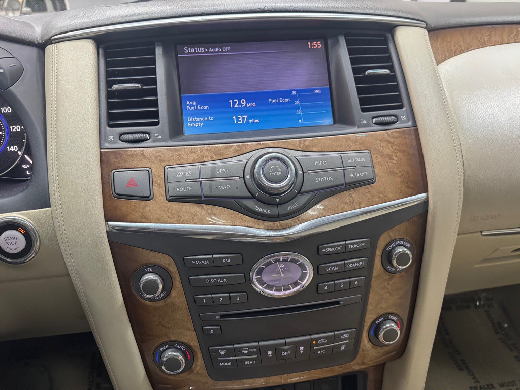 2011 INFINITI QX56 Image 32