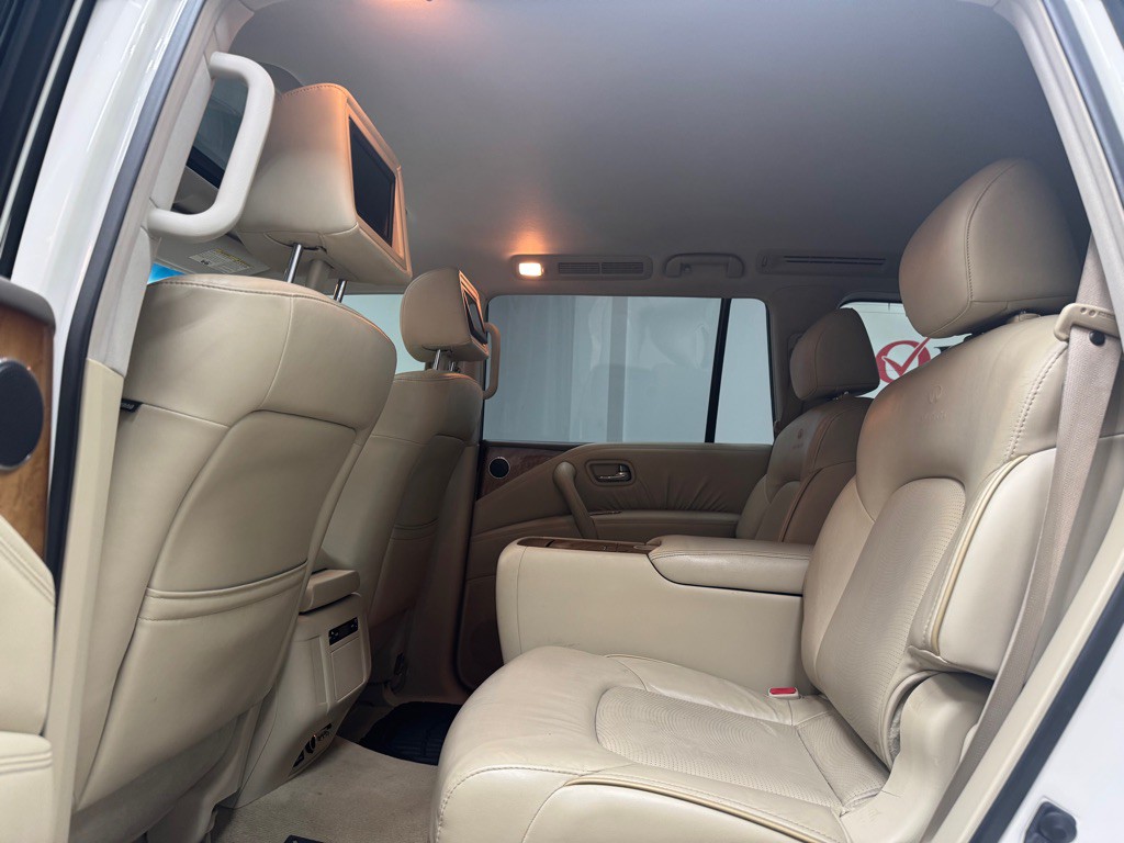 2011 INFINITI QX56 Image 45