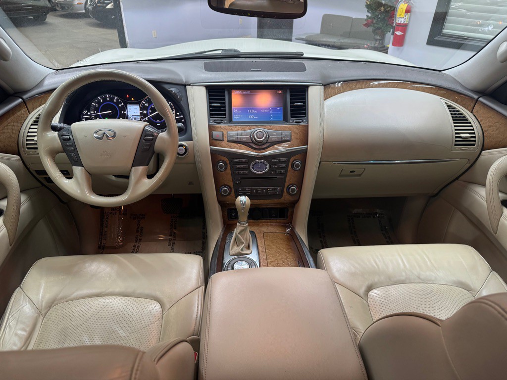 2011 INFINITI QX56 Image 48