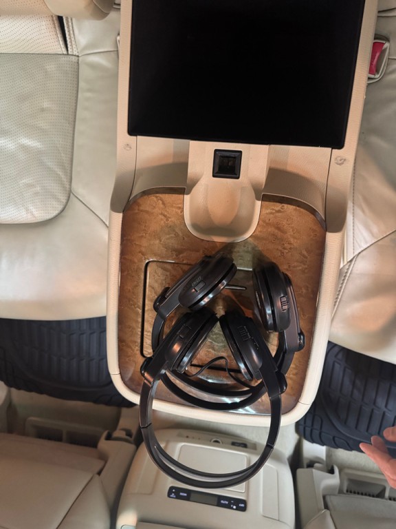 2011 INFINITI QX56 Image 54