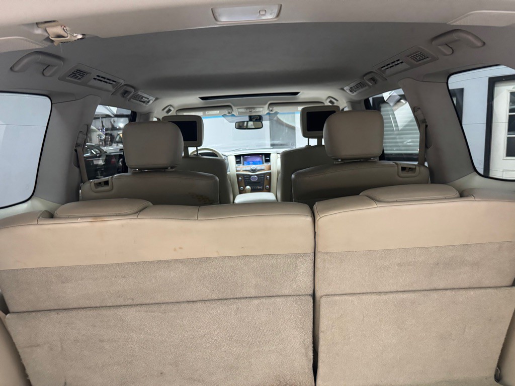 2011 INFINITI QX56 Image 57
