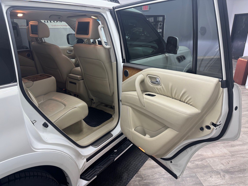 2011 INFINITI QX56 Image 60