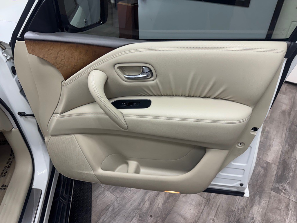 2011 INFINITI QX56 Image 65