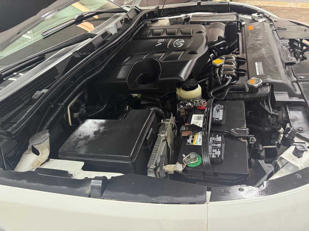 2011 INFINITI QX56 Image 75