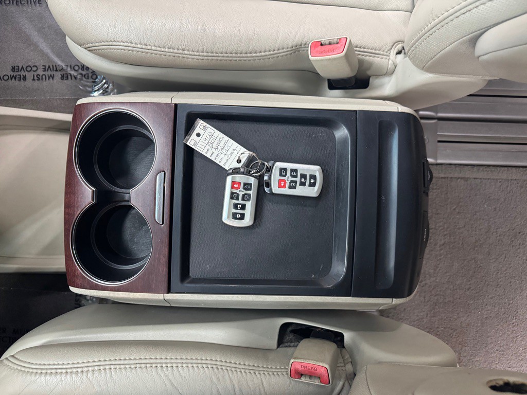 2011 Toyota Sienna Image 34
