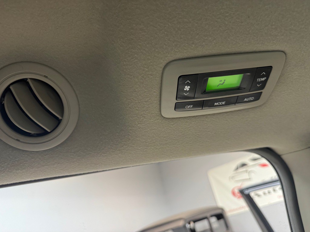 2011 Toyota Sienna Image 47