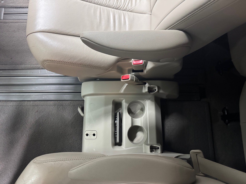 2011 Toyota Sienna Image 48