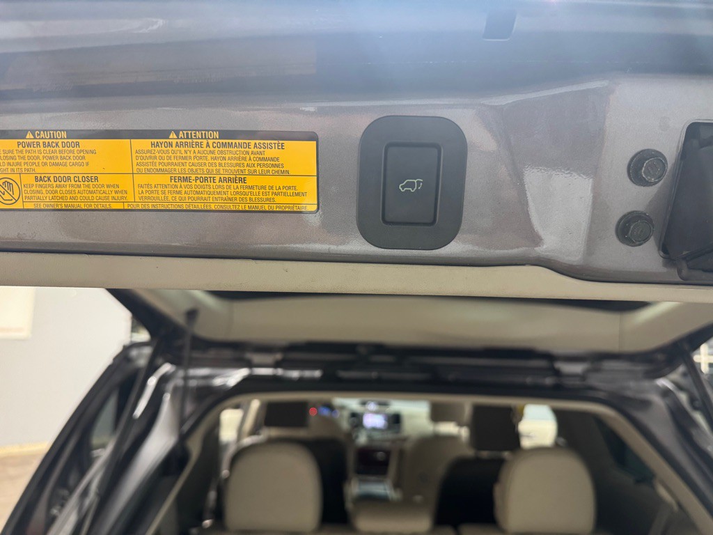 2011 Toyota Sienna Image 52