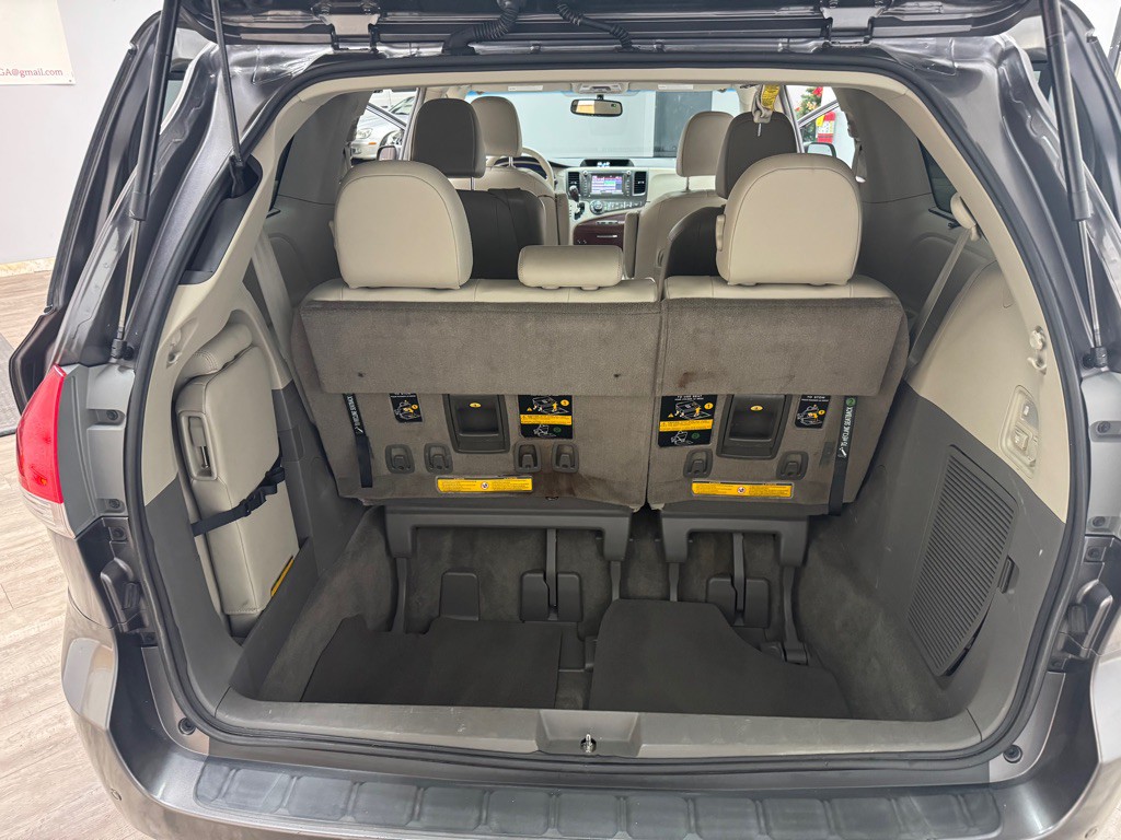 2011 Toyota Sienna Image 53