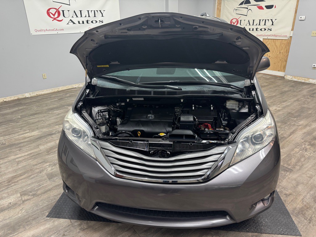 2011 Toyota Sienna Image 68