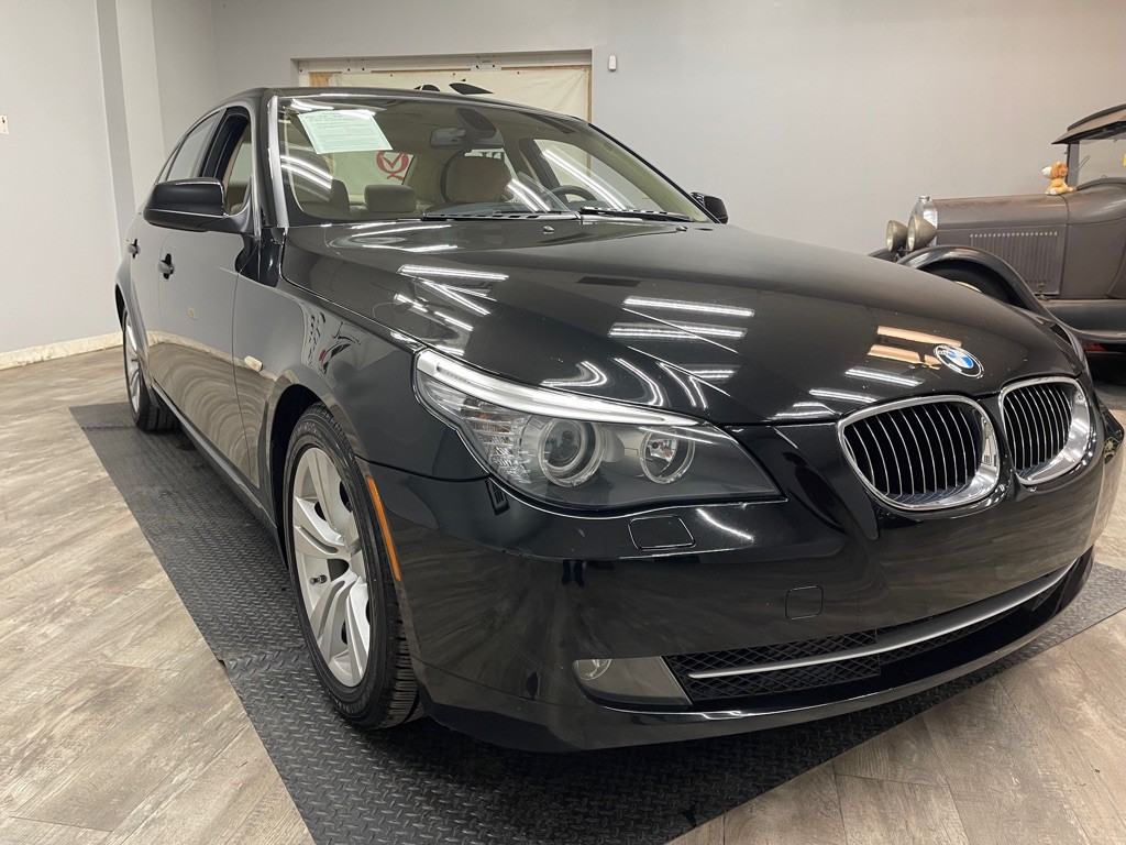 2010 BMW 5 Series Image 10