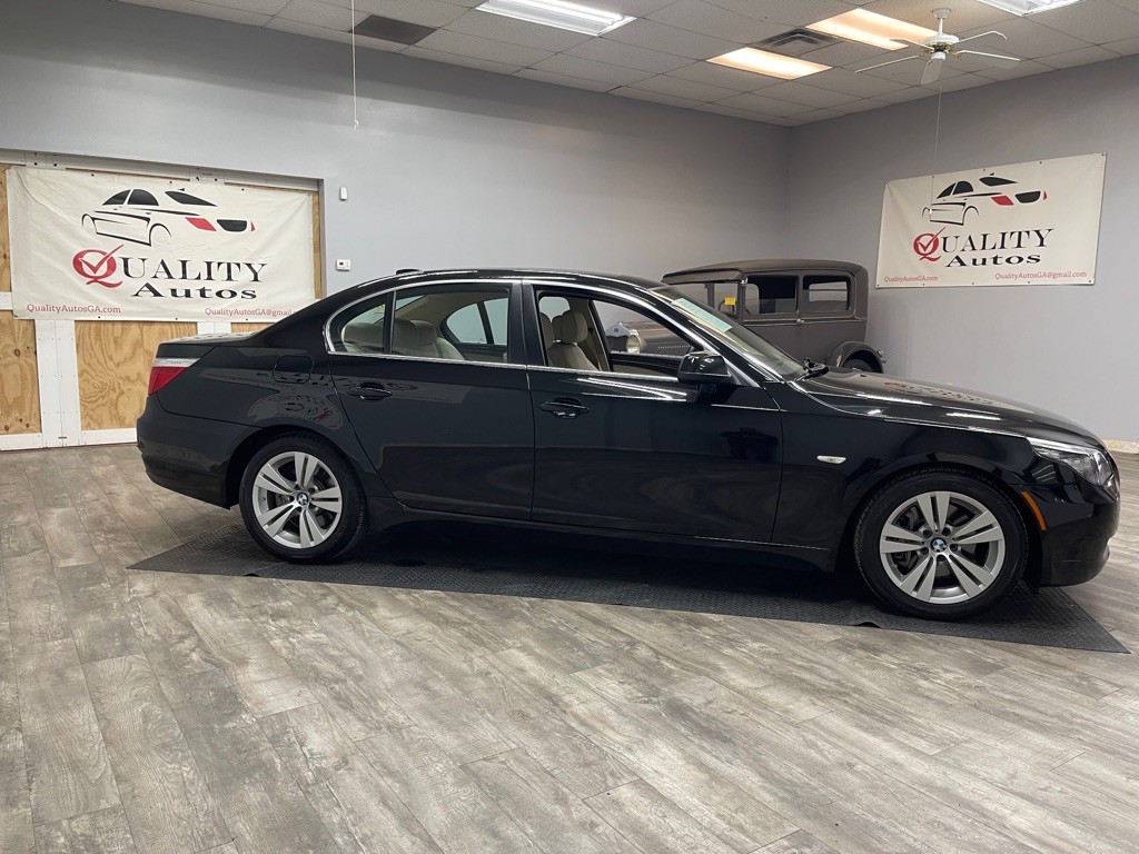 2010 BMW 5 Series Image 12