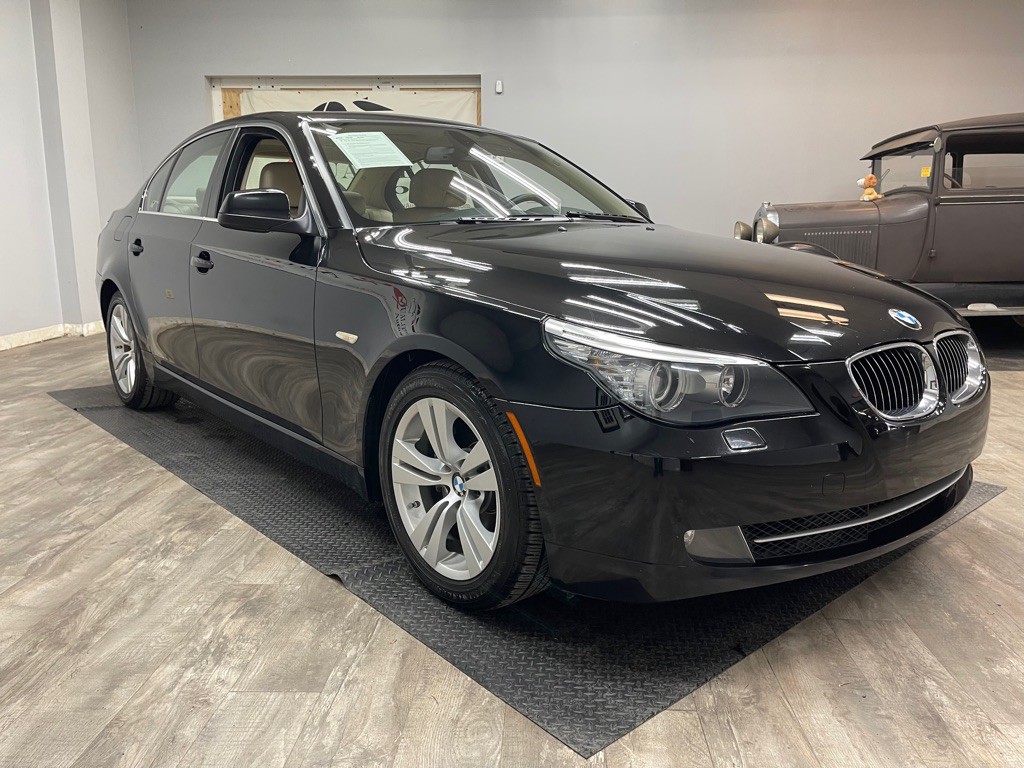 2010 BMW 5 Series Image 13